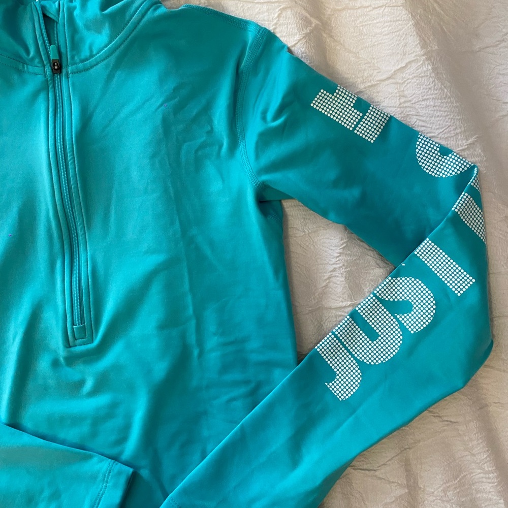 Nike Dri-Fit Half Zip - Picture 2 of 5
